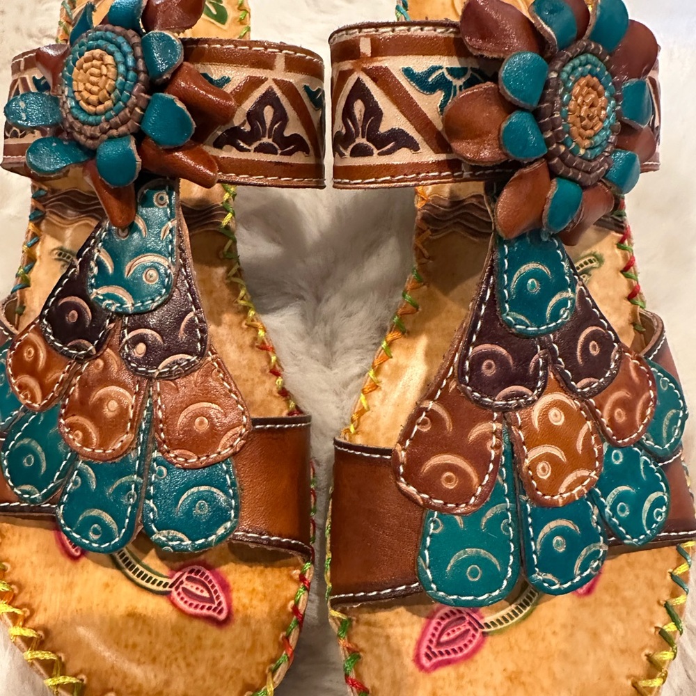 Women's Elite Corkys Sandals - Picture 3 of 10